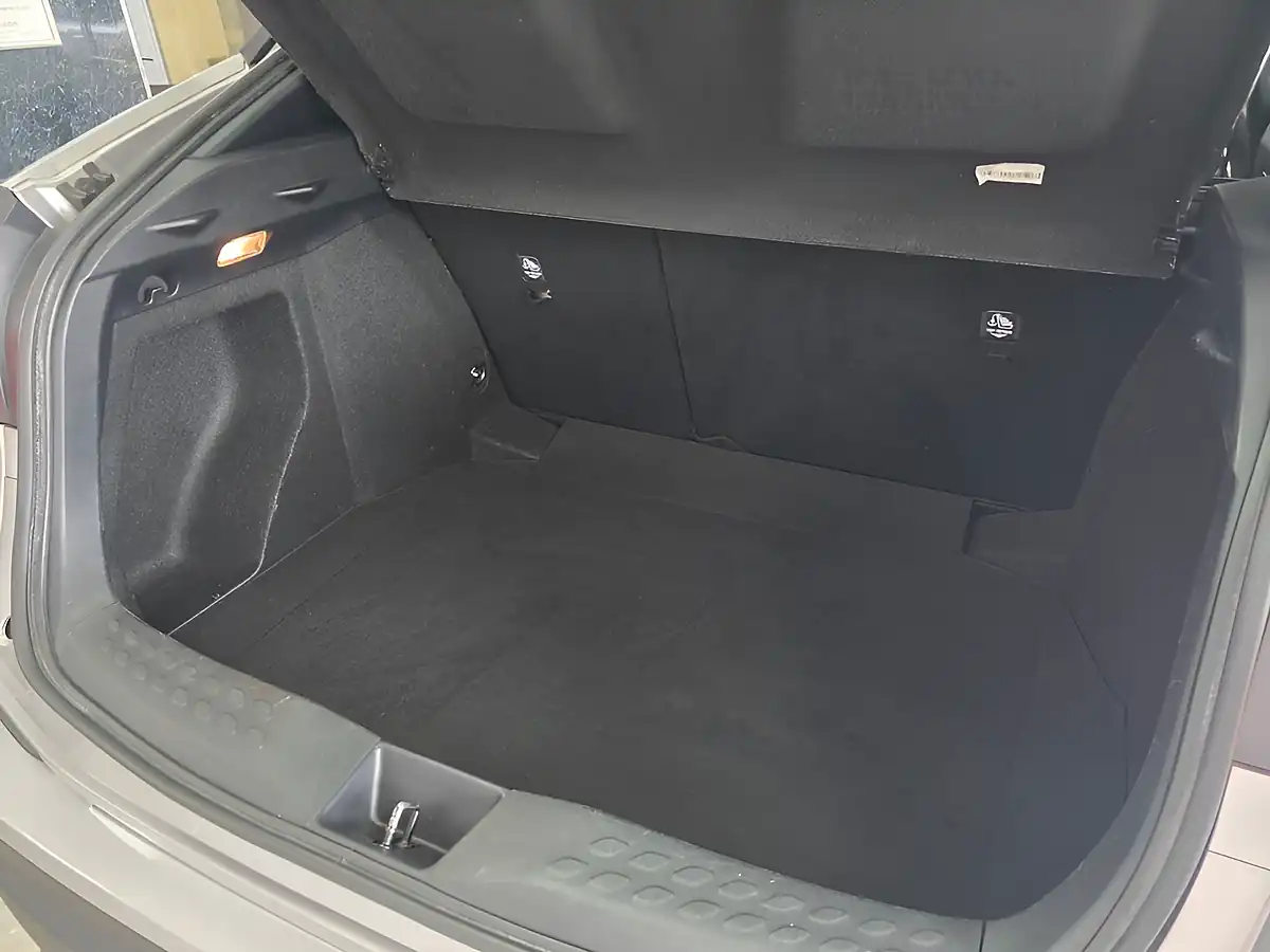 Used 2018 Toyota C-Hr Icon Silver - Interior and Exterior details 12