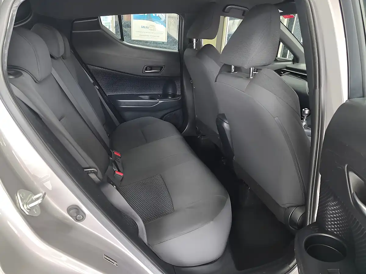 Used 2018 Toyota C-Hr Icon Silver - Interior and Exterior details 8