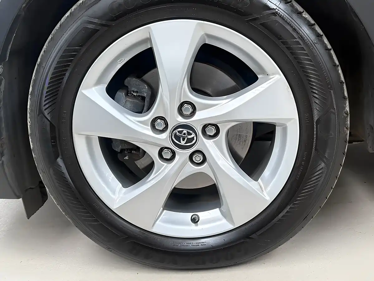 Used 2018 Toyota C-Hr Icon Silver - Interior and Exterior details 16