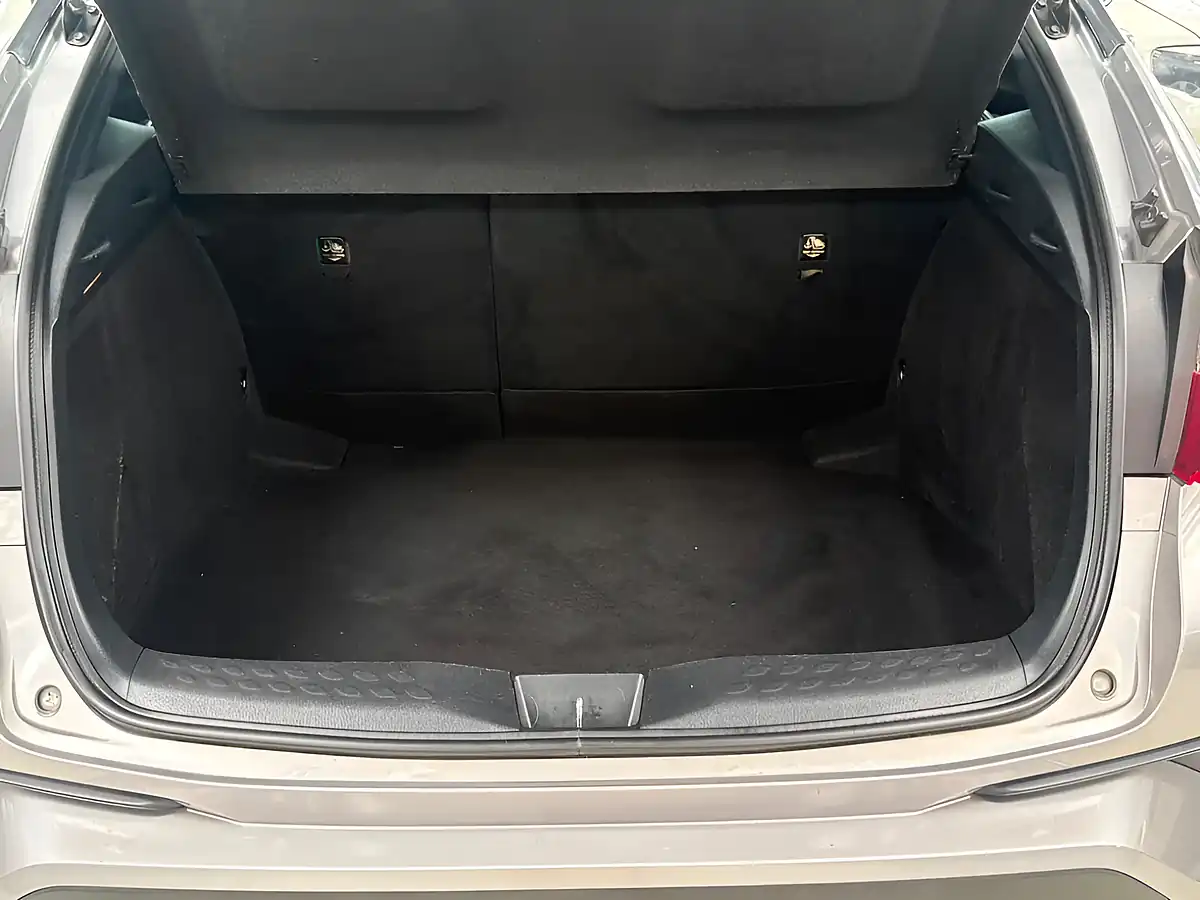 Used 2018 Toyota C-Hr Icon Silver - Interior and Exterior details 18