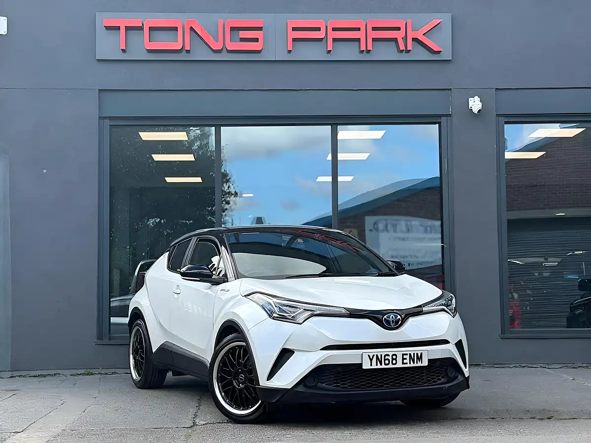 Used 2018 Toyota C-Hr Icon White - Front View