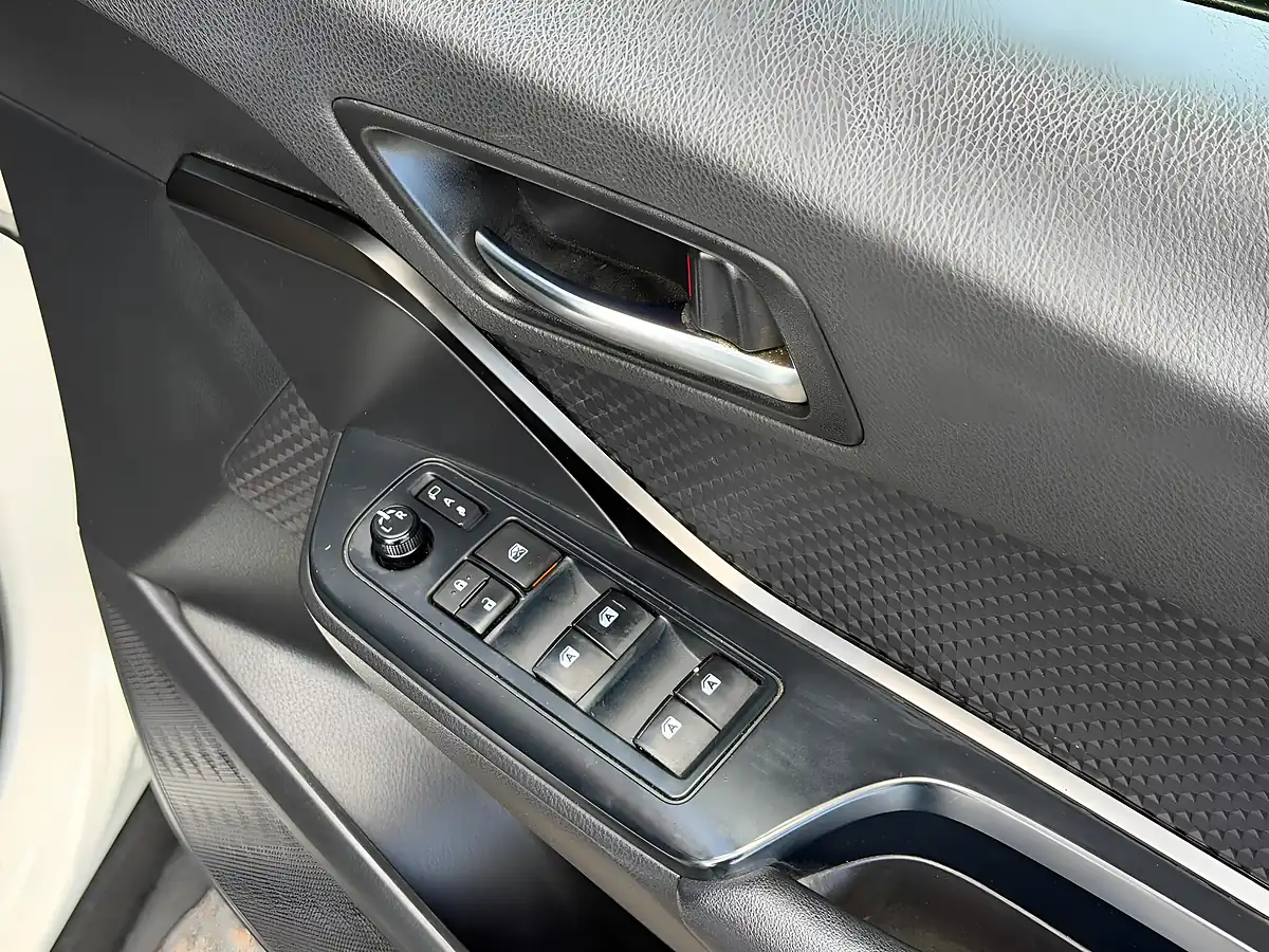 Used 2018 Toyota C-Hr Icon White - Interior and Exterior details 12