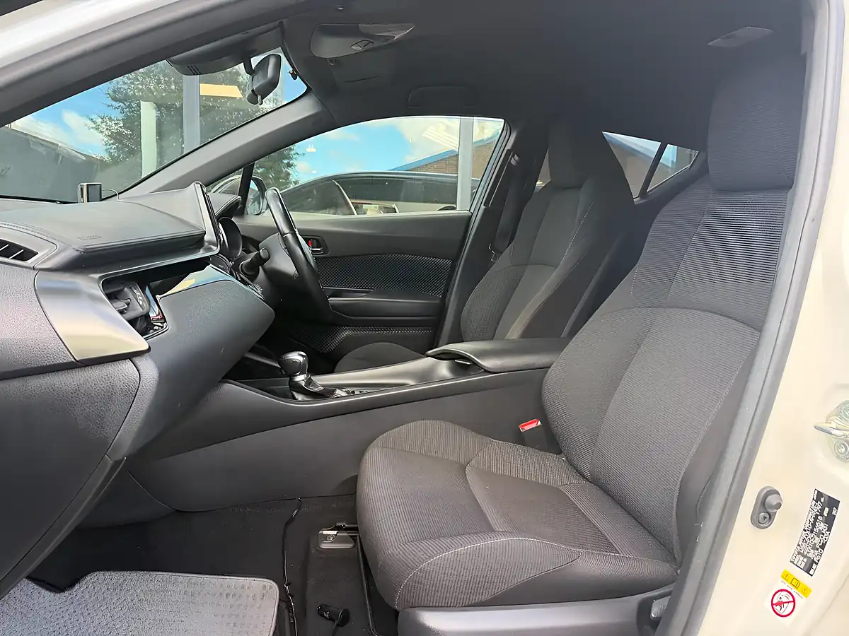 Used 2018 Toyota C-Hr Icon White - Interior and Exterior details 3