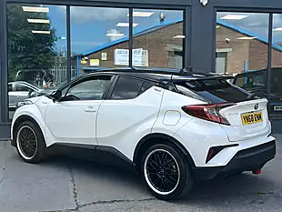 Used 2018 Toyota C-Hr Icon White - Interior and Exterior details 6