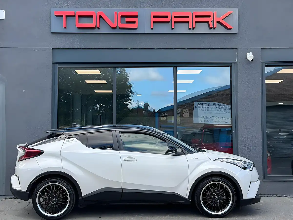 Used 2018 Toyota C-Hr Icon White - Interior and Exterior details 7