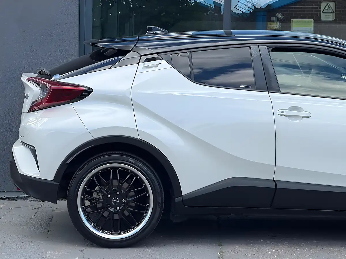 Used 2018 Toyota C-Hr Icon White - Interior and Exterior details 8