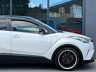 Used 2018 Toyota C-Hr Icon White - Interior and Exterior details 9