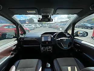 Used 2018 Toyota Esquire Black - Interior and Exterior details 16