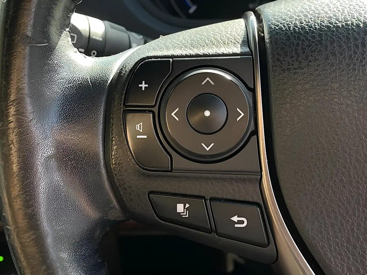 Used 2018 Toyota Esquire Black - Interior and Exterior details 17