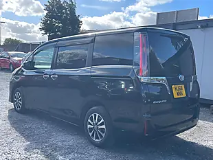 Used 2018 Toyota Esquire Black - Interior and Exterior details 5