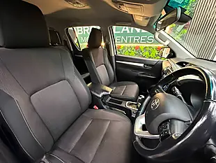 Used 2018 Toyota Hilux Invincible 4WD Dcb White - Interior and Exterior details 12