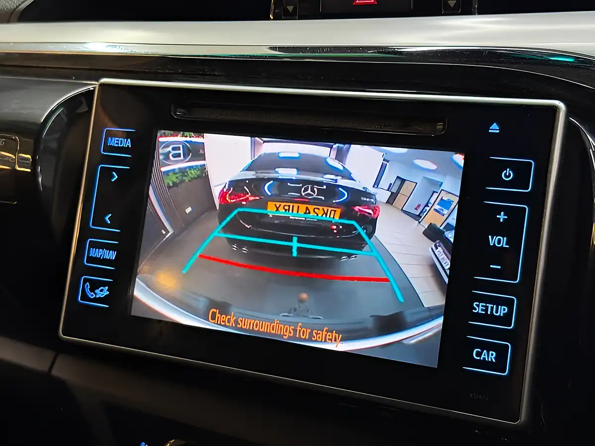 Used 2018 Toyota Hilux Invincible 4WD Dcb White - Interior and Exterior details 14