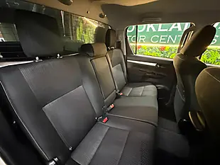 Used 2018 Toyota Hilux Invincible 4WD Dcb White - Interior and Exterior details 16