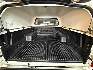 Used 2018 Toyota Hilux Invincible 4WD Dcb White - Interior and Exterior details 19