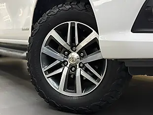Used 2018 Toyota Hilux Invincible 4WD Dcb White - Interior and Exterior details 5
