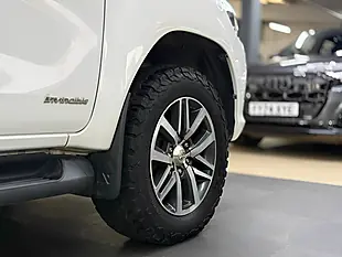 Used 2018 Toyota Hilux Invincible 4WD Dcb White - Interior and Exterior details 6