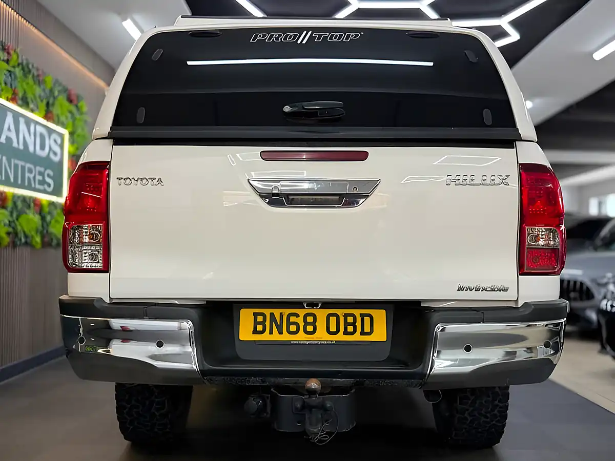 Used 2018 Toyota Hilux Invincible 4WD Dcb White - Interior and Exterior details 9