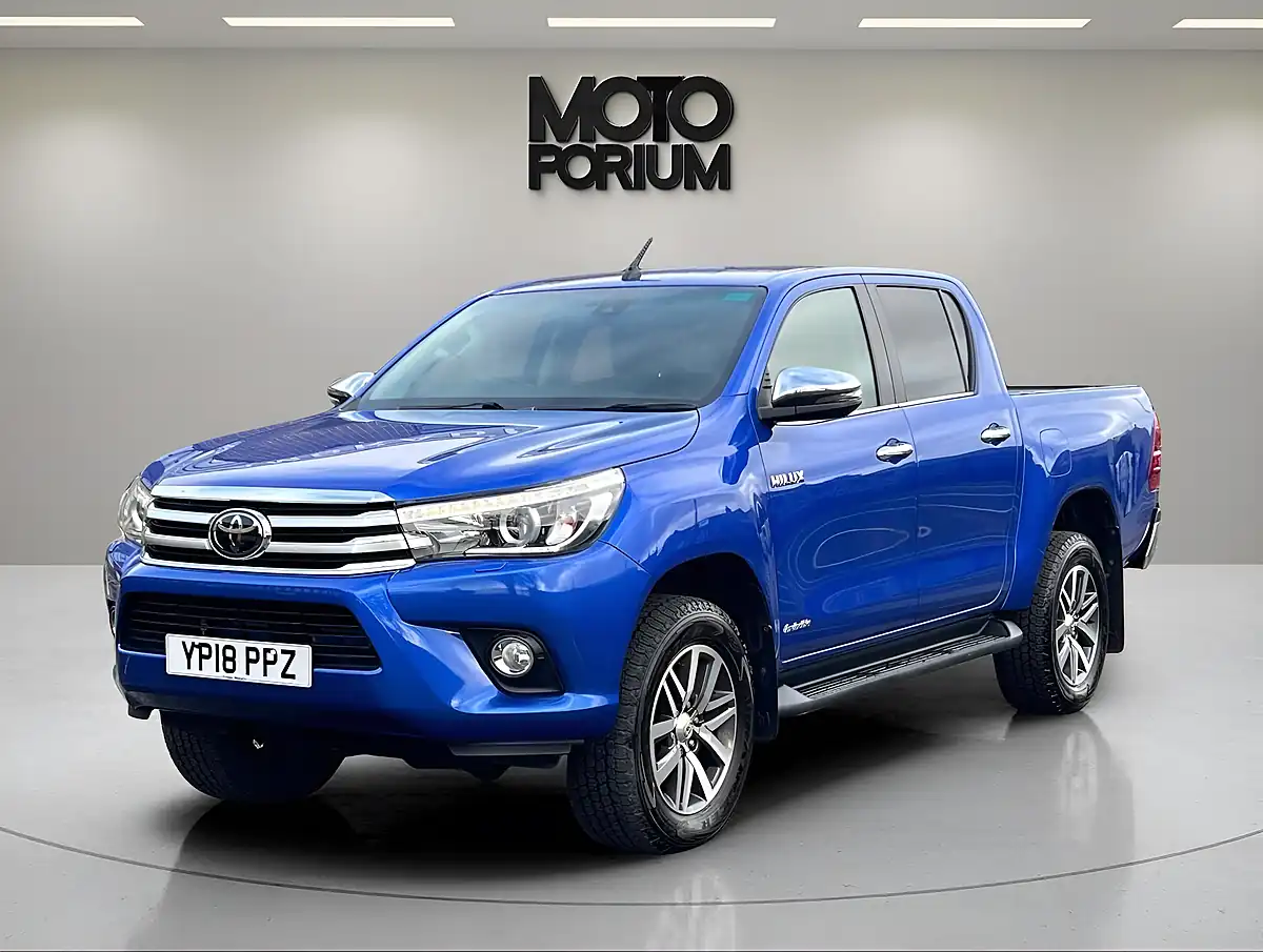 Used 2018 Toyota Hilux Invincible Blue - Interior and Exterior details 11