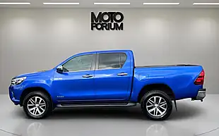 Used 2018 Toyota Hilux Invincible Blue - Interior and Exterior details 12