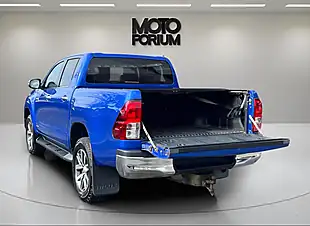 Used 2018 Toyota Hilux Invincible Blue - Interior and Exterior details 15