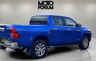 Used 2018 Toyota Hilux Invincible Blue - Interior and Exterior details 16