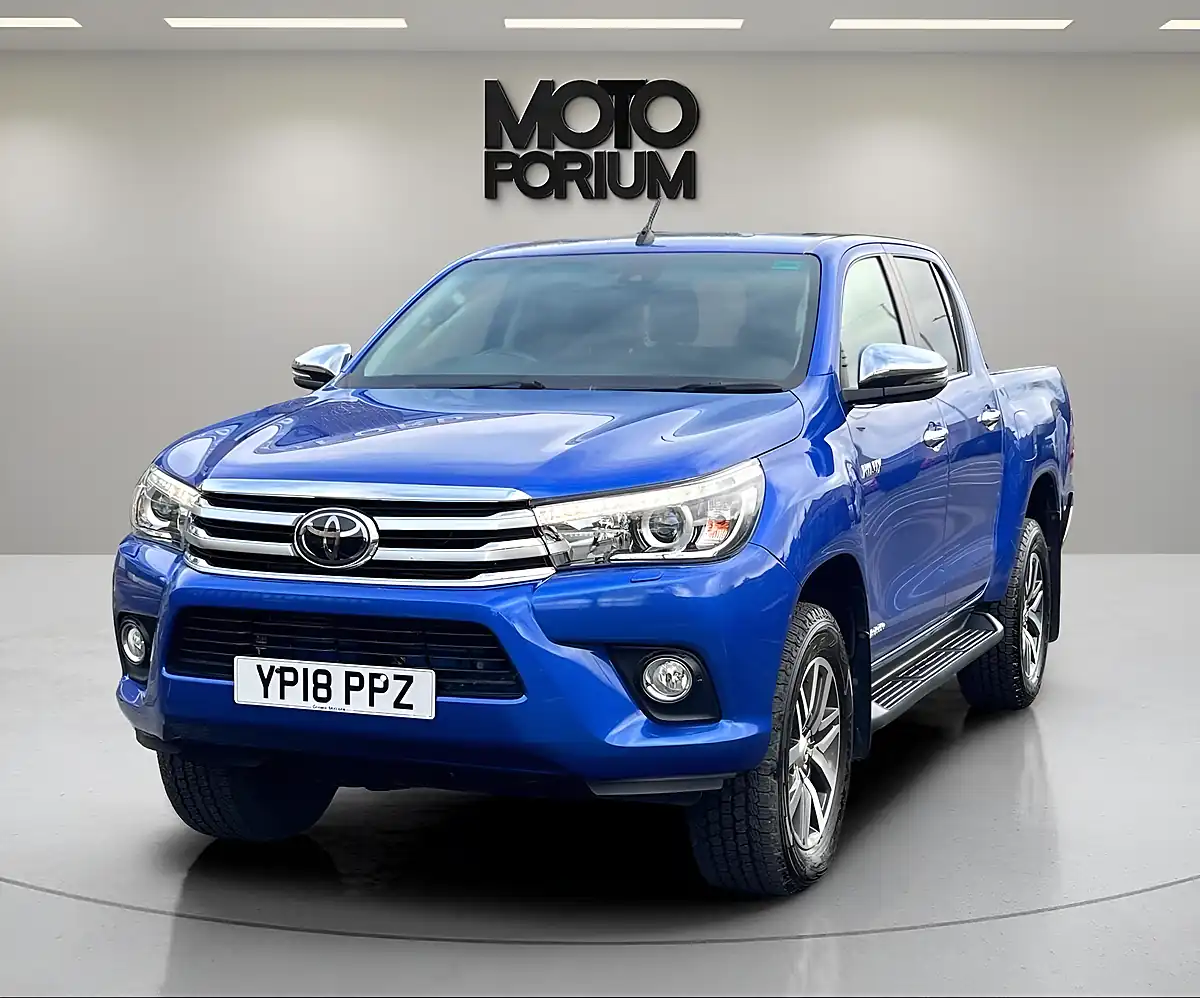 Used 2018 Toyota Hilux Invincible Blue - Interior and Exterior details 8