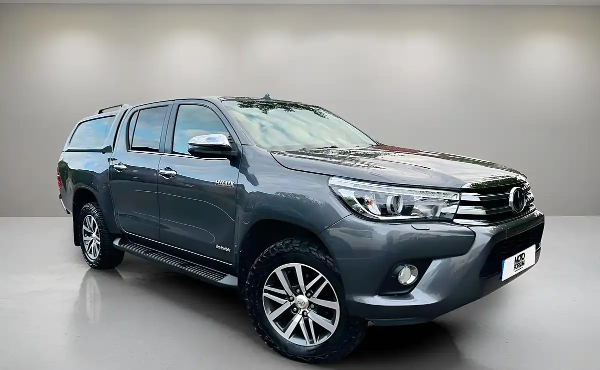 Used 2018 Toyota Hilux Invincible Grey - Interior and Exterior details 12