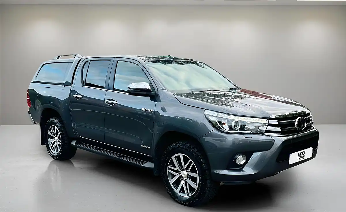 Used 2018 Toyota Hilux Invincible Grey - Interior and Exterior details 13