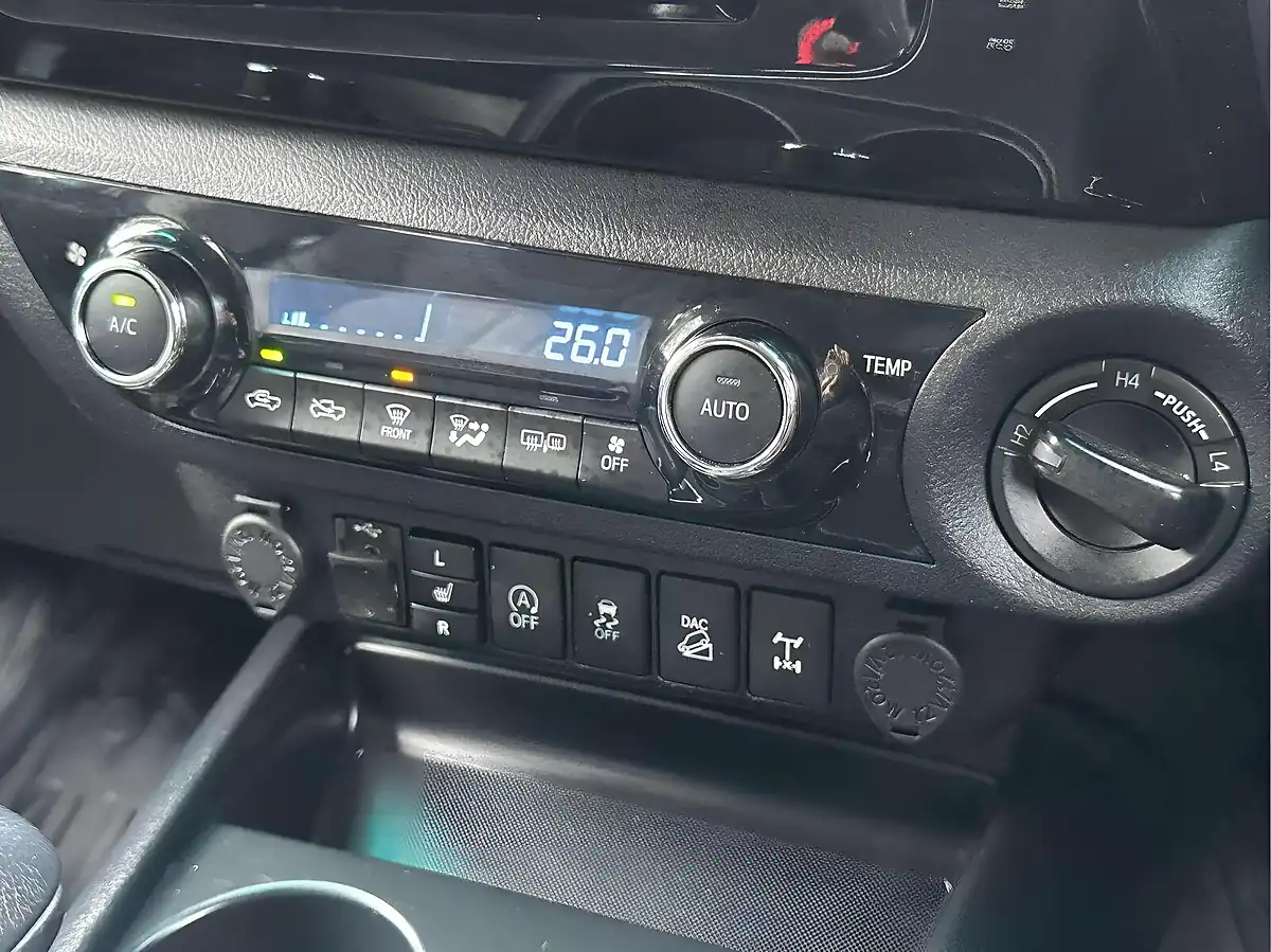 Used 2018 Toyota Hilux Invincible Grey - Interior and Exterior details 16