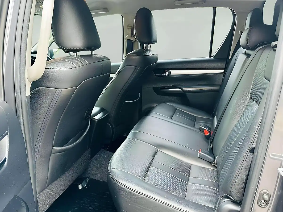Used 2018 Toyota Hilux Invincible Grey - Interior and Exterior details 18