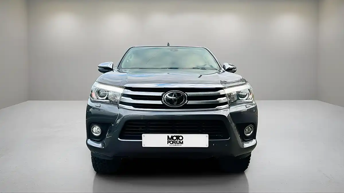 Used 2018 Toyota Hilux Invincible Grey - Interior and Exterior details 2