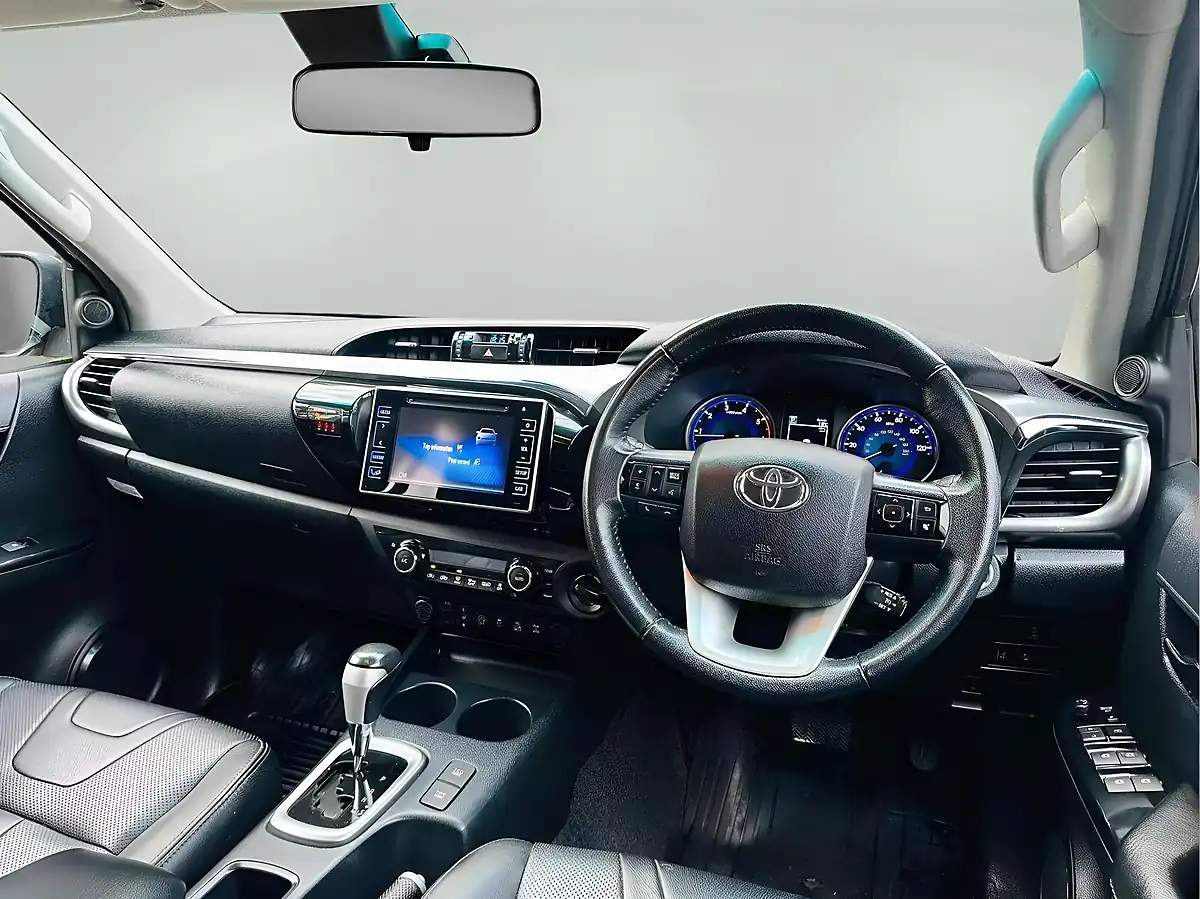 Used 2018 Toyota Hilux Invincible Grey - Interior and Exterior details 8