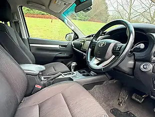 Used 2018 Toyota Hilux Invincible Silver - Interior and Exterior details 15