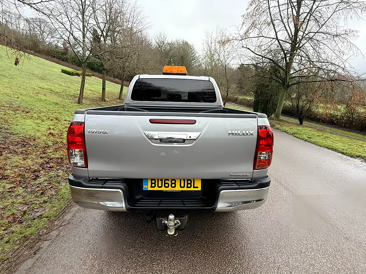 Used 2018 Toyota Hilux Invincible Silver - Interior and Exterior details 6