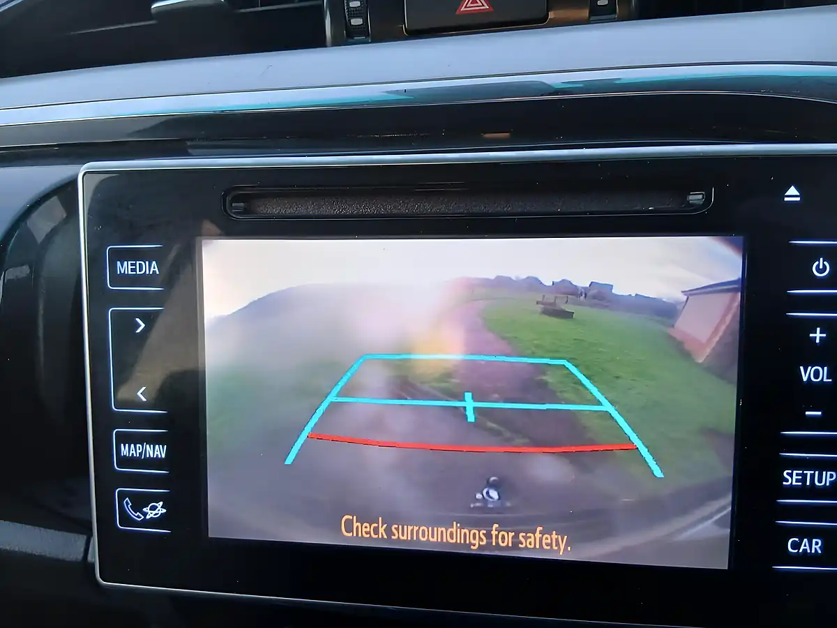 Used 2018 Toyota Hilux Invincible Silver - Interior and Exterior details 13