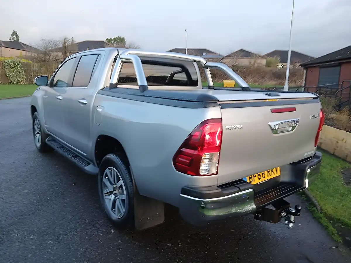 Used 2018 Toyota Hilux Invincible Silver - Interior and Exterior details 6