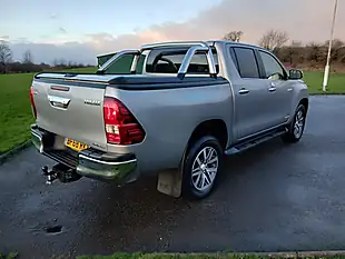 Used 2018 Toyota Hilux Invincible Silver - Interior and Exterior details 8