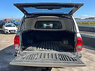 Used 2018 Toyota Hilux Invincible Silver - Interior and Exterior details 13