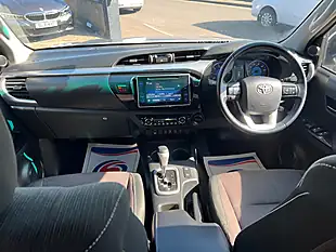 Used 2018 Toyota Hilux Invincible Silver - Interior and Exterior details 17