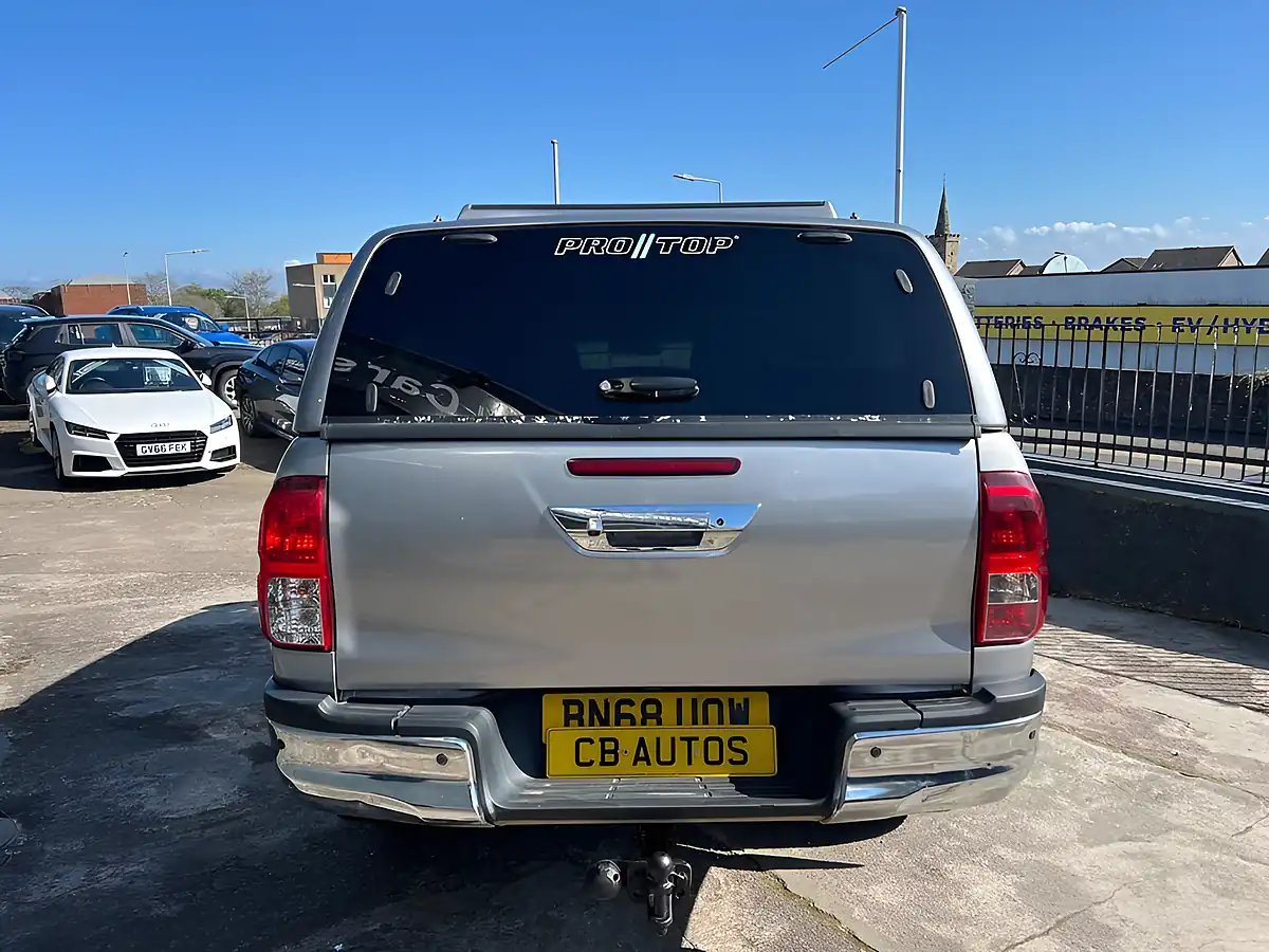Used 2018 Toyota Hilux Invincible Silver - Interior and Exterior details 6