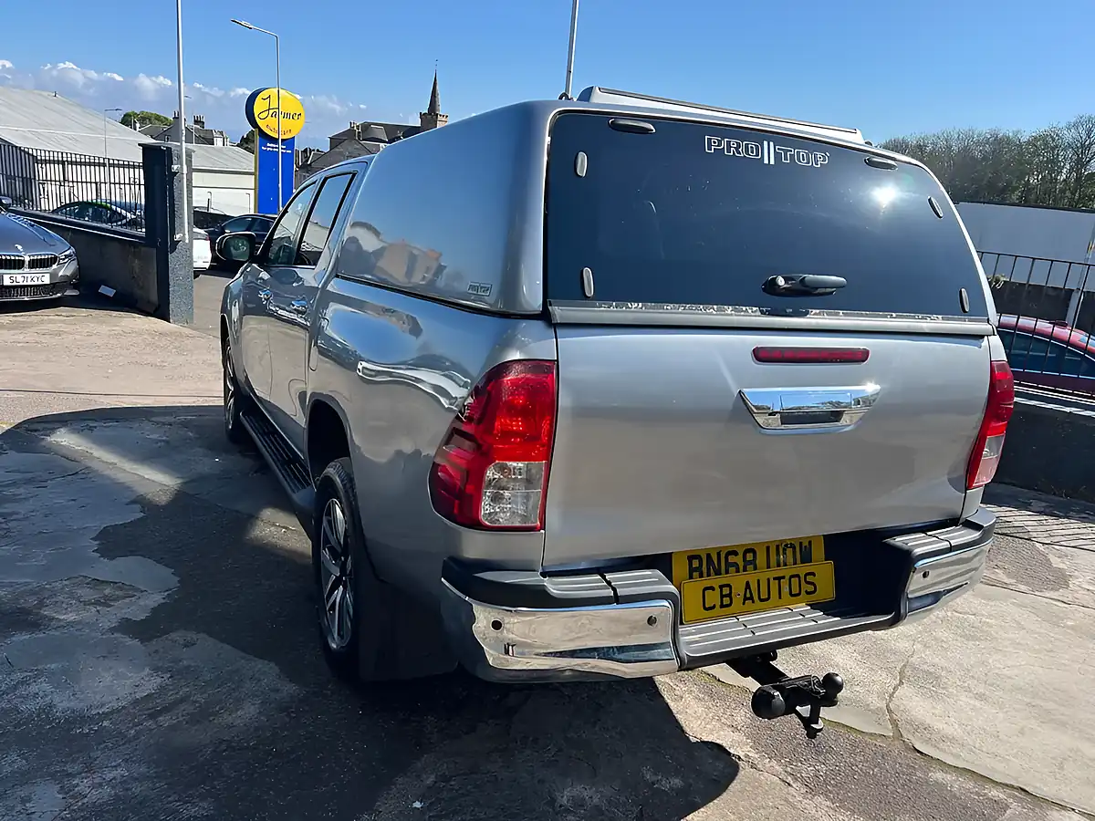 Used 2018 Toyota Hilux Invincible Silver - Interior and Exterior details 7