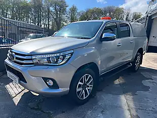 Used 2018 Toyota Hilux Invincible Silver - Interior and Exterior details 9