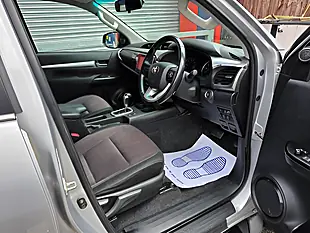 Used 2018 Toyota Hilux Invincible Silver - Interior and Exterior details 11