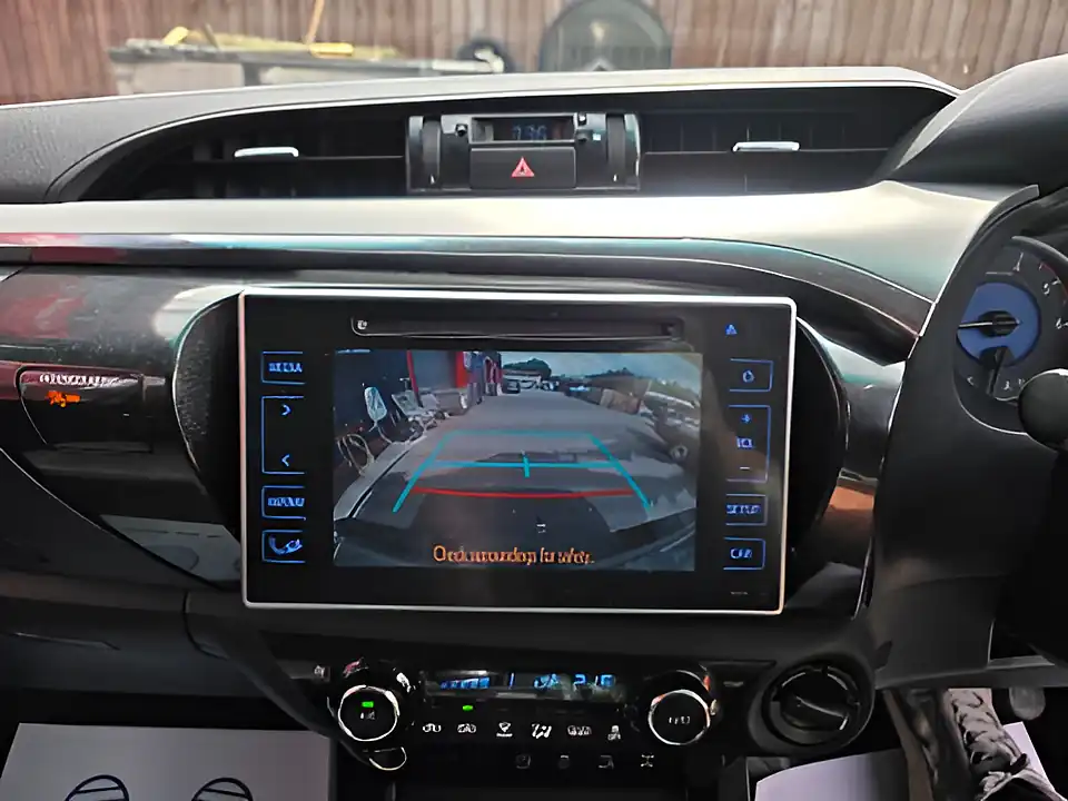 Used 2018 Toyota Hilux Invincible Silver - Interior and Exterior details 15