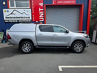 Used 2018 Toyota Hilux Invincible Silver - Interior and Exterior details 4