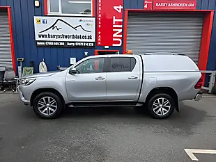 Used 2018 Toyota Hilux Invincible Silver - Interior and Exterior details 5