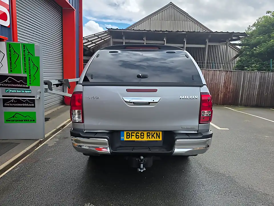 Used 2018 Toyota Hilux Invincible Silver - Interior and Exterior details 7