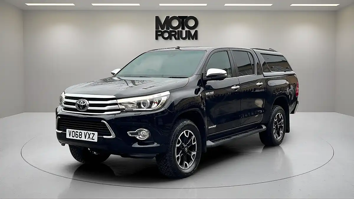 Used 2018 Toyota Hilux Invincible X Black - Interior and Exterior details 14