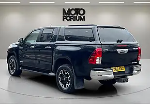 Used 2018 Toyota Hilux Invincible X Black - Interior and Exterior details 15