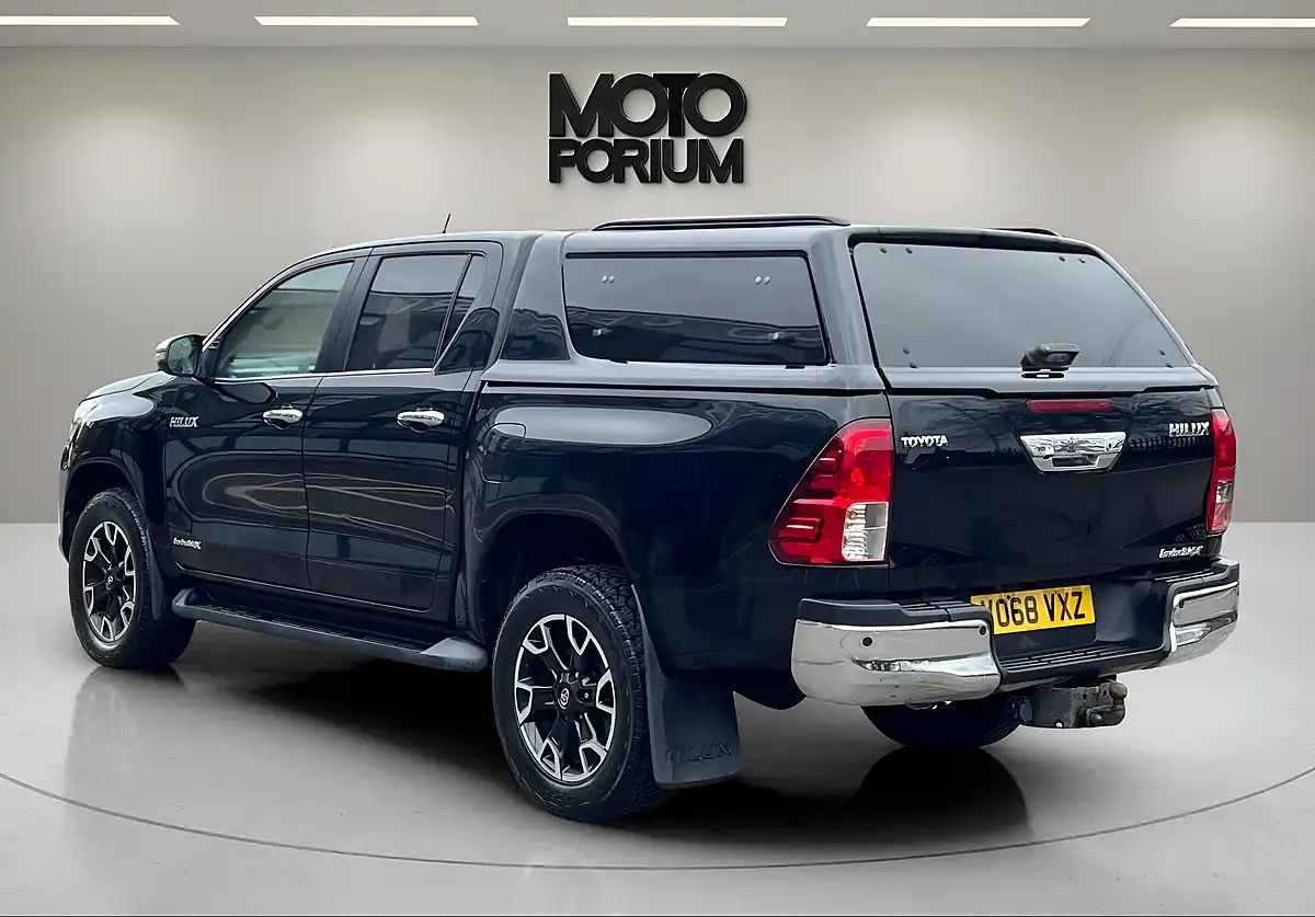 Used 2018 Toyota Hilux Invincible X Black - Interior and Exterior details 15
